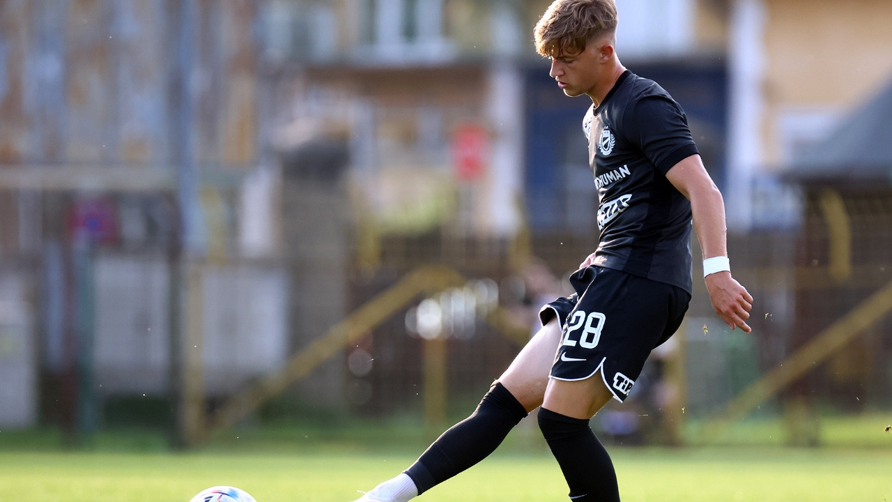 Szűcs Patrik kölcsönben folytatja